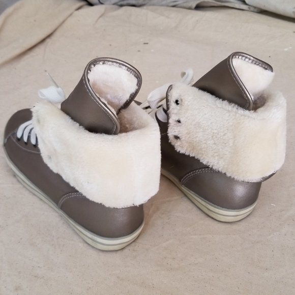 Arizona Jean Co High Top Sneakers with faux Fur Lining 9M - Picture 5 of 11